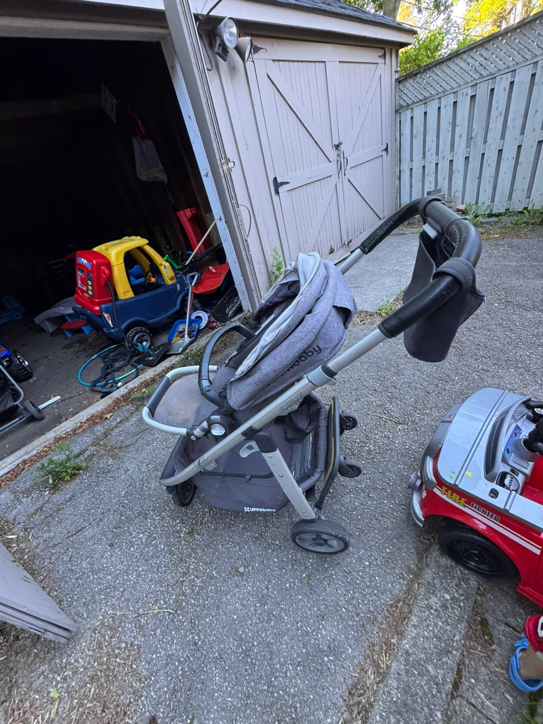 UPPAbaby MESA Stroller with kick board and carry case