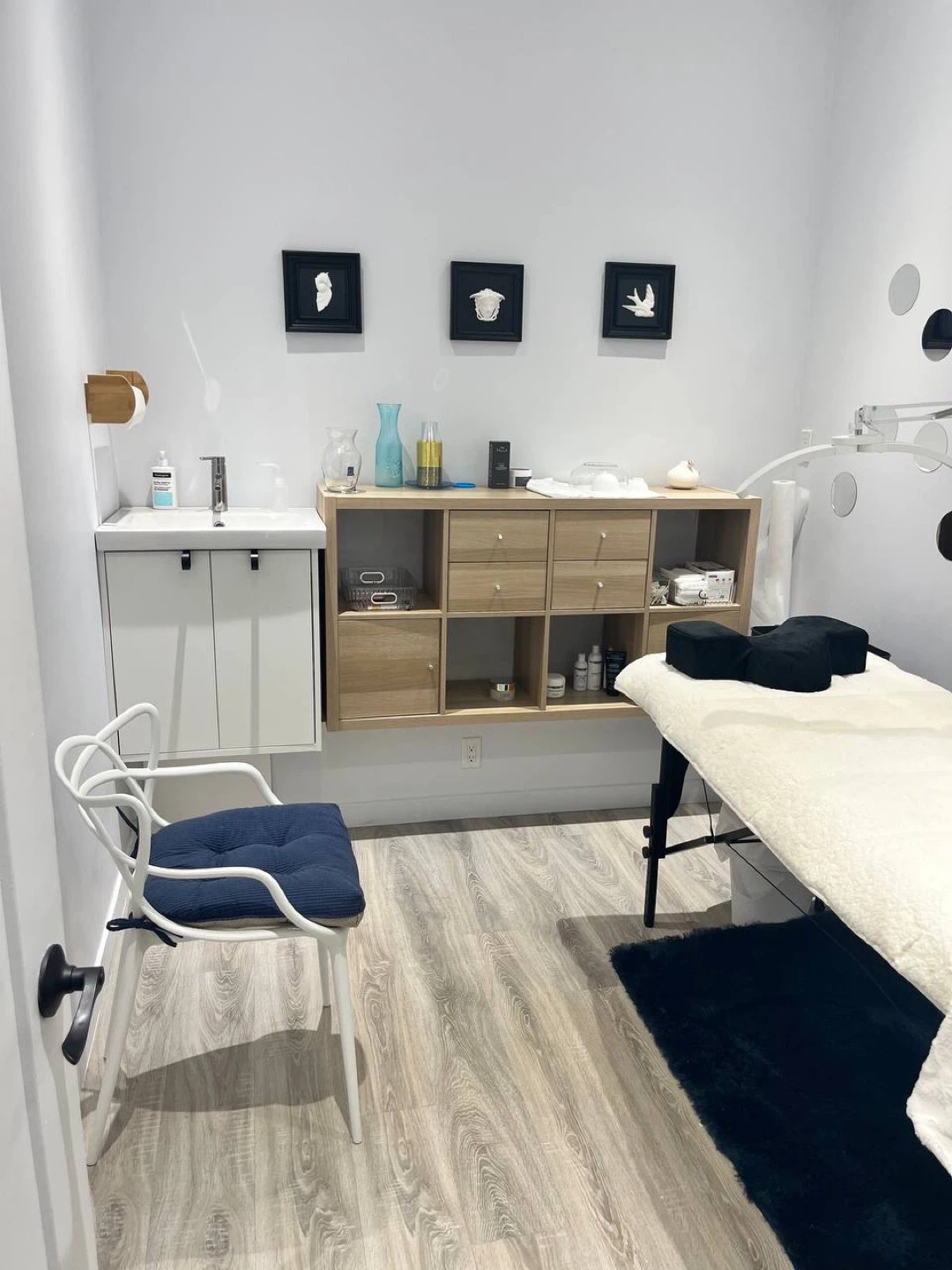 ✨ PRIVATE TREATMENT ROOM FOR RENT