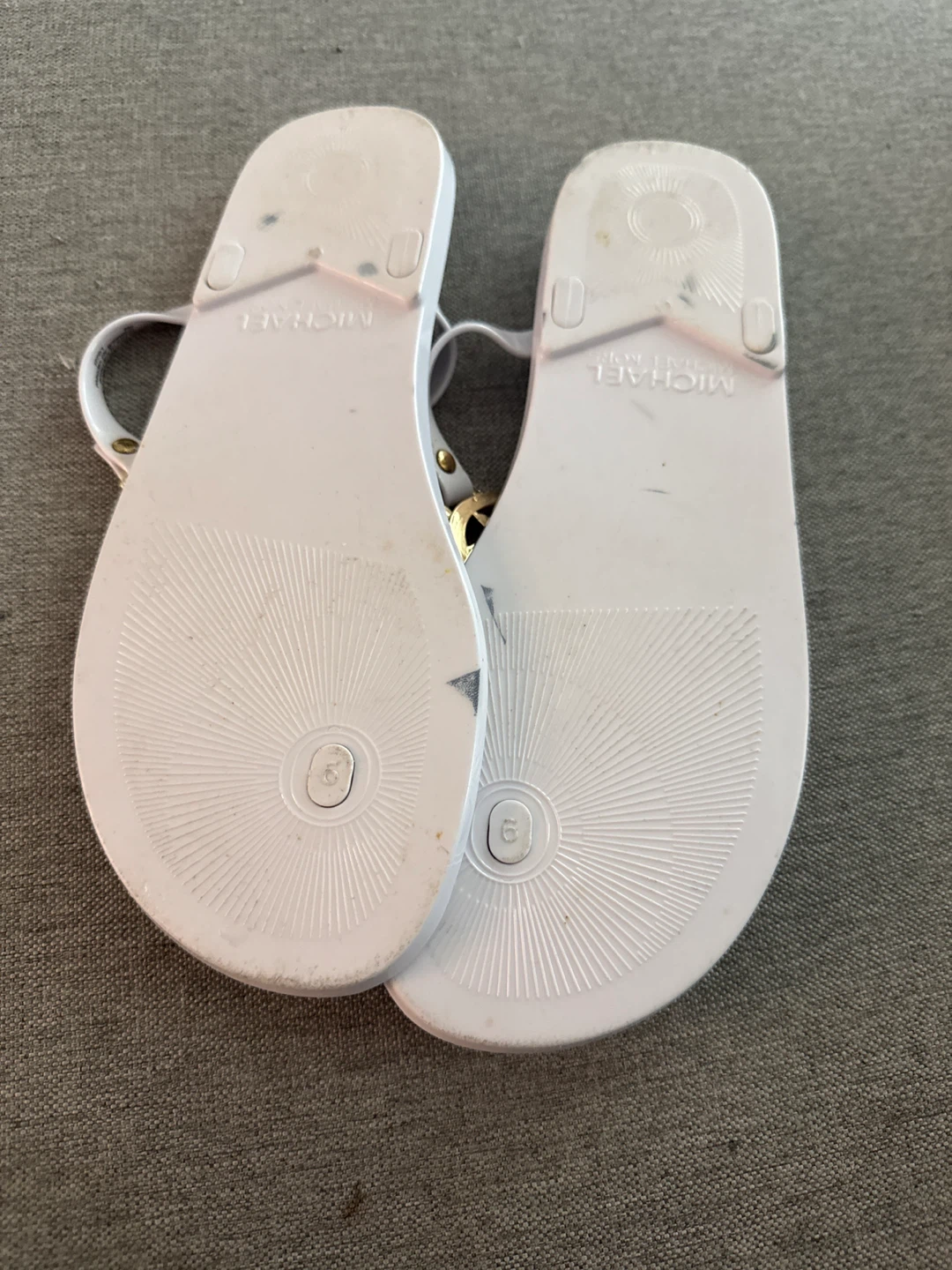 Michael Kors White Jelly Thong Sandals Size 9 - photo 2