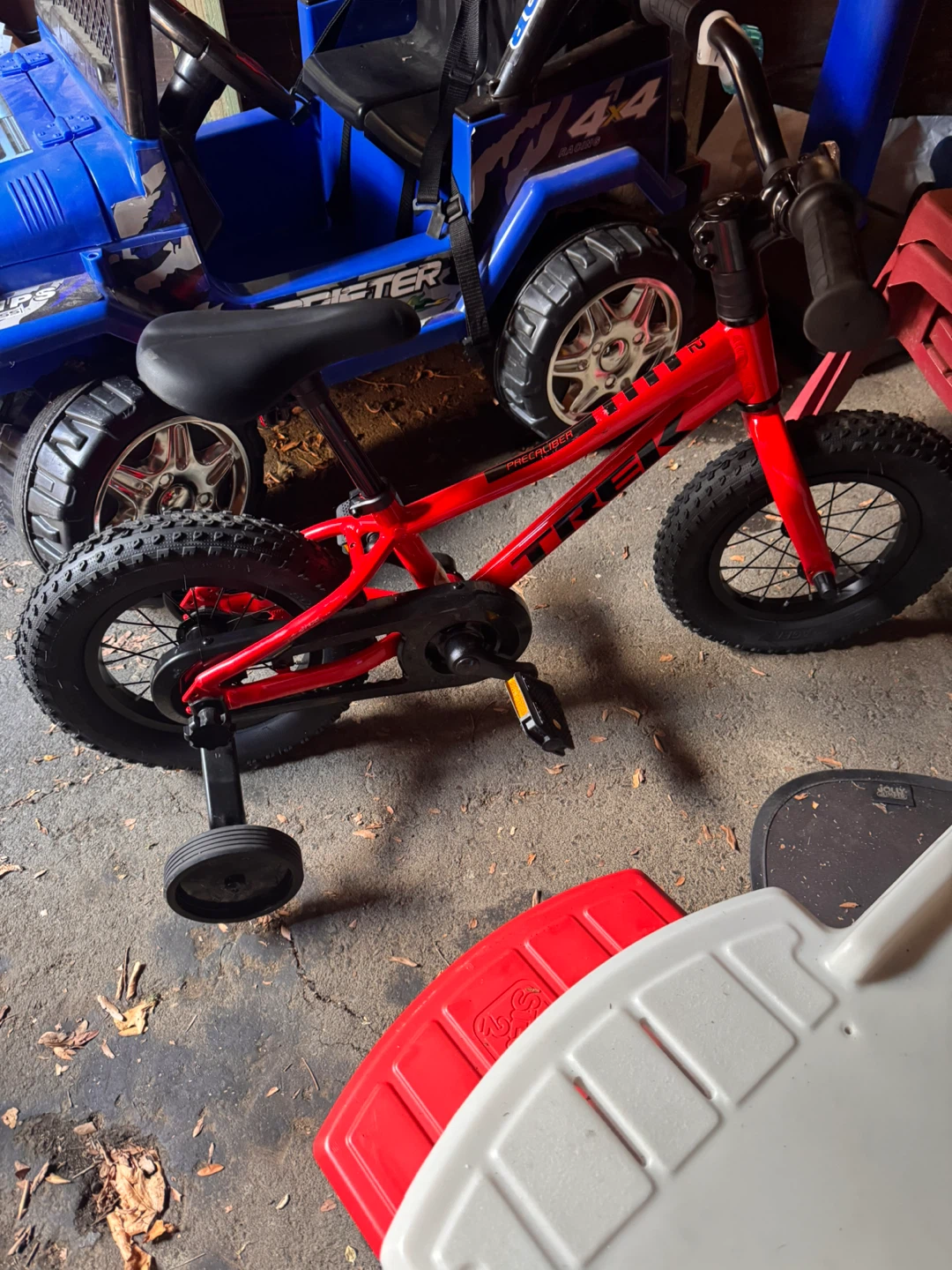 Trek Red Fire-3 12" Kids Bike
