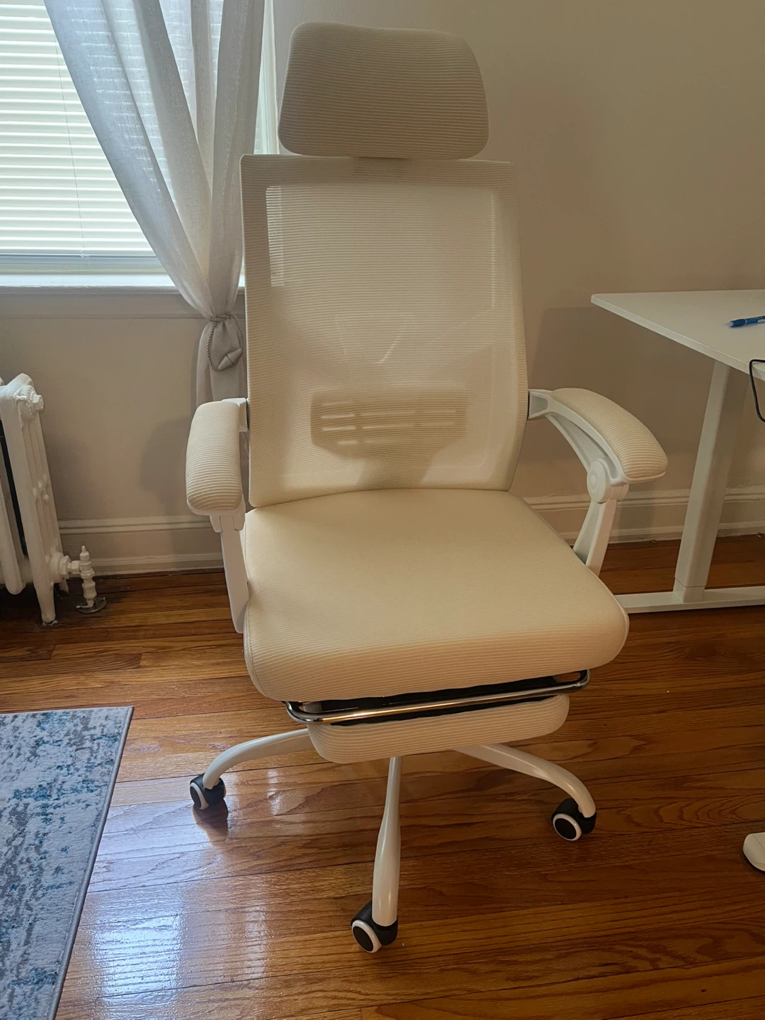 White Mesh Ergonomic Office Chair with Footrest - photo 3