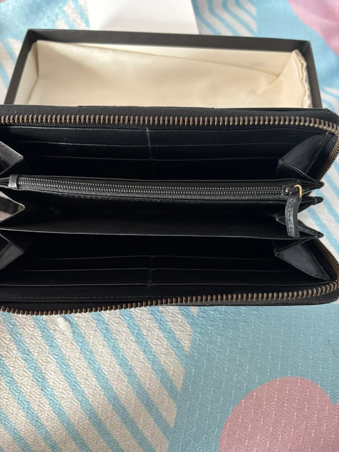 Gucci GG Marmont Zip Around Wallet - Black Leather - photo 3