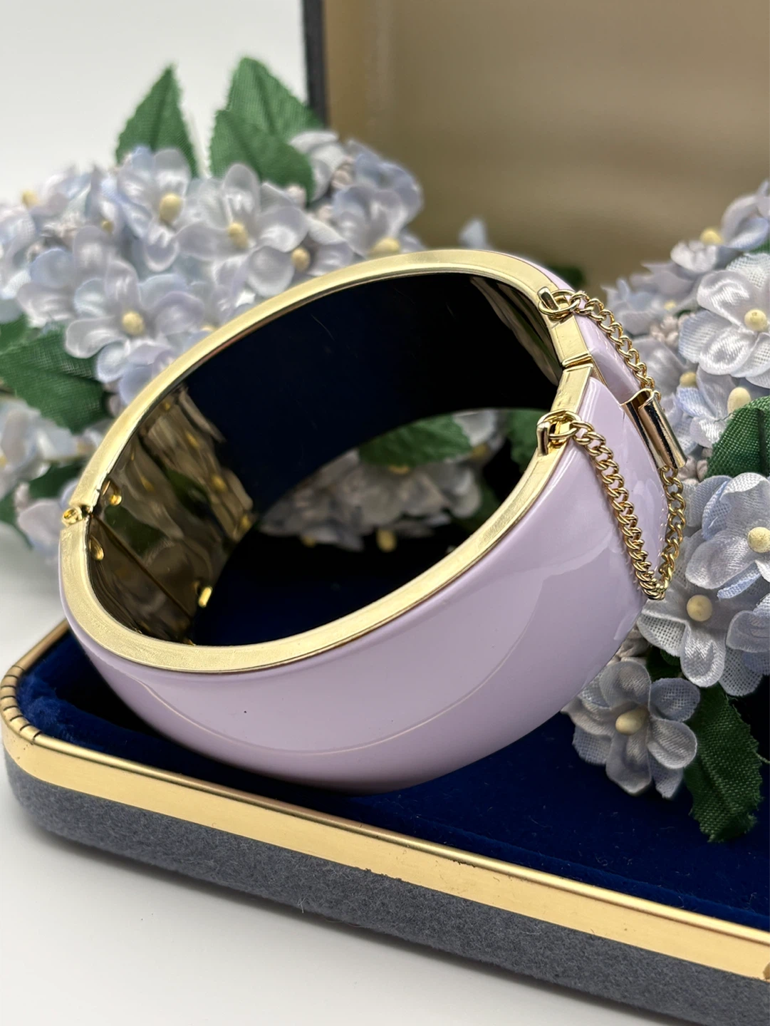 Vintage Lavender and Gold Tone Hinged Bangle Bracelet