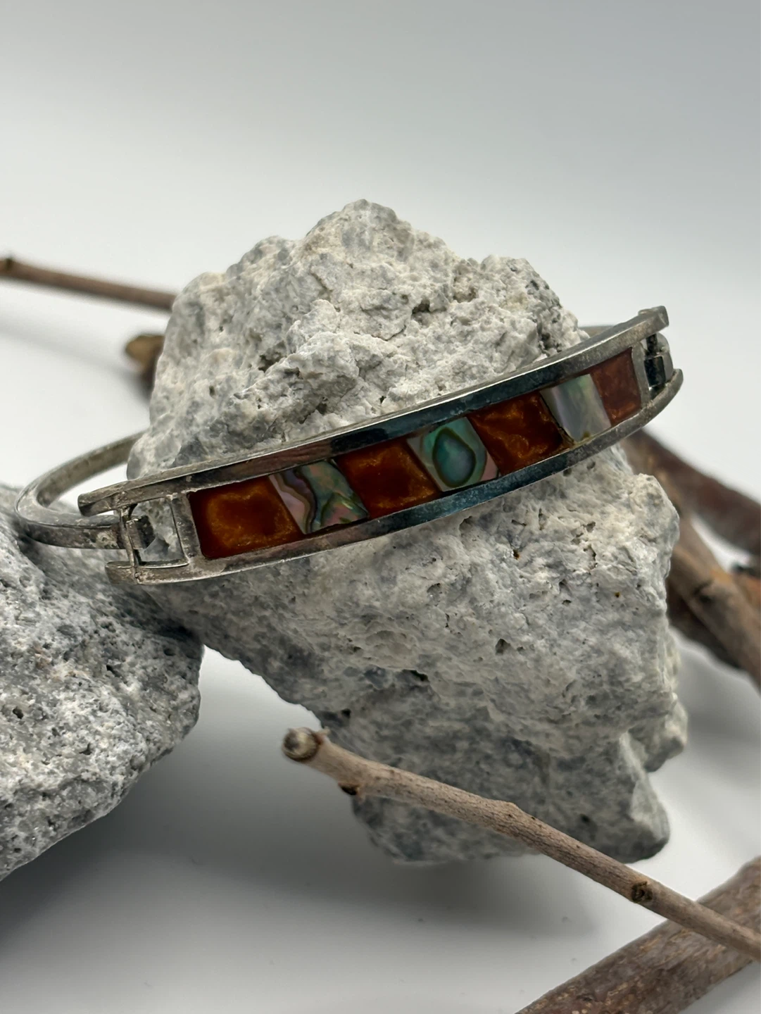 Set of 2 Vintage Enamel & Shell Inlay Bracelets - photo 3