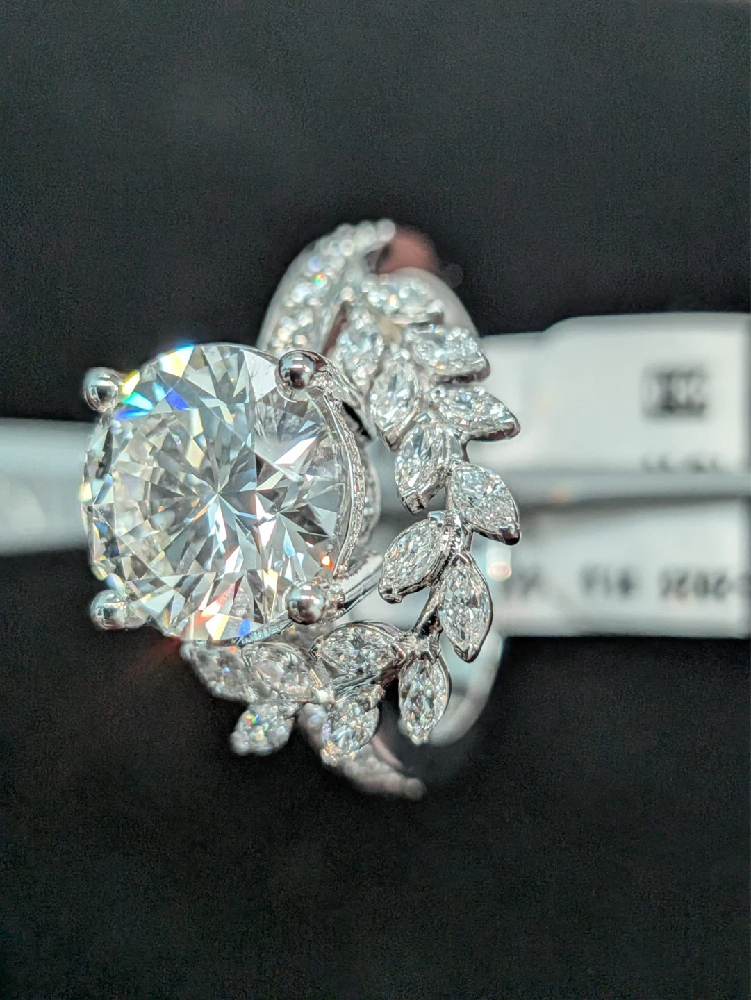 Diamond engagement ring - photo 2