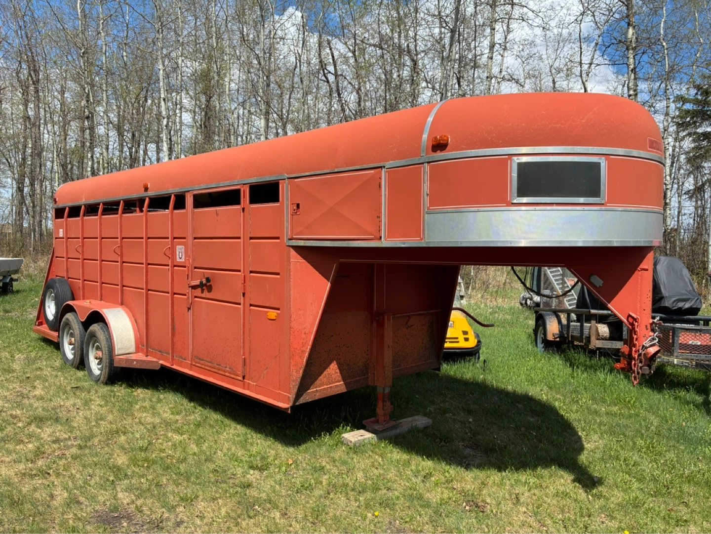 1989 LIVESTOCK TRAILER