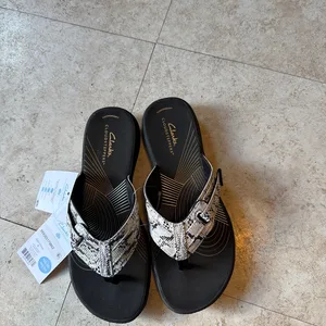 Clark’s Flip flops