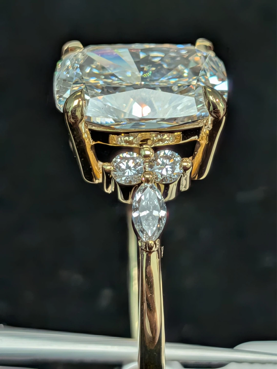 Stunning Cushion Cut Diamond Engagement Ring - photo 2