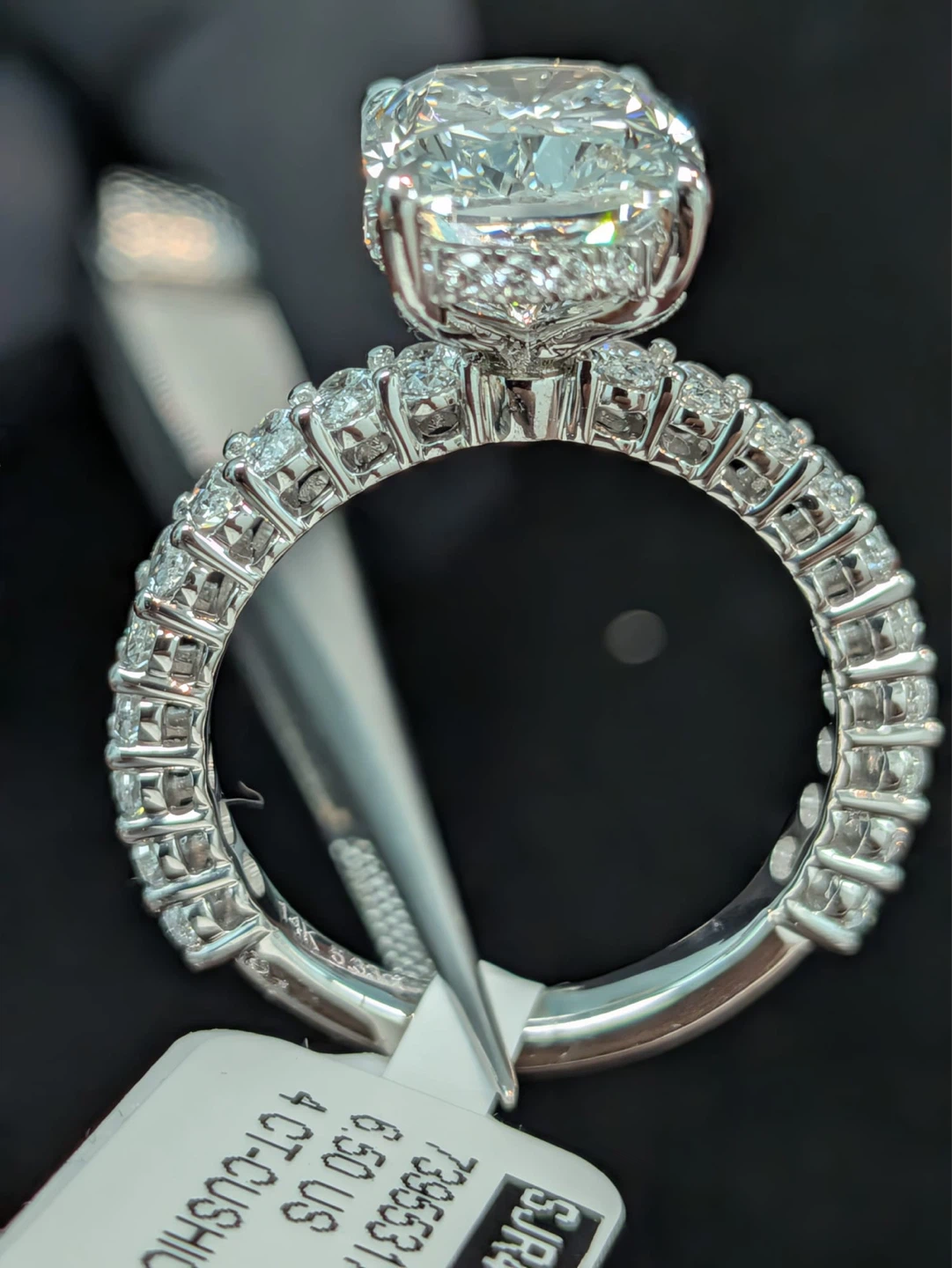 4 CT Cushion Cut Diamond Ring - Size 6.50 US - photo 3