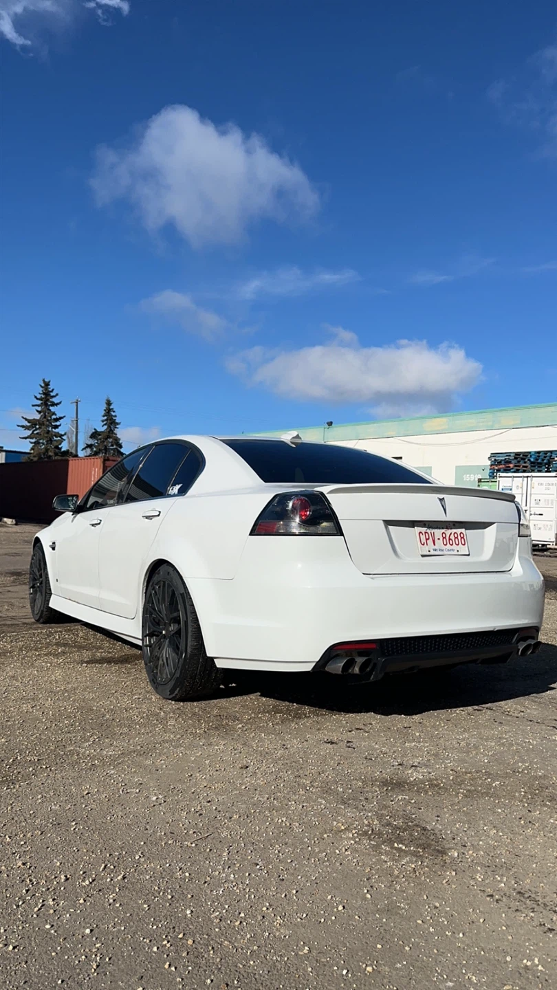 White Pontiac G8 Sedan - photo 2