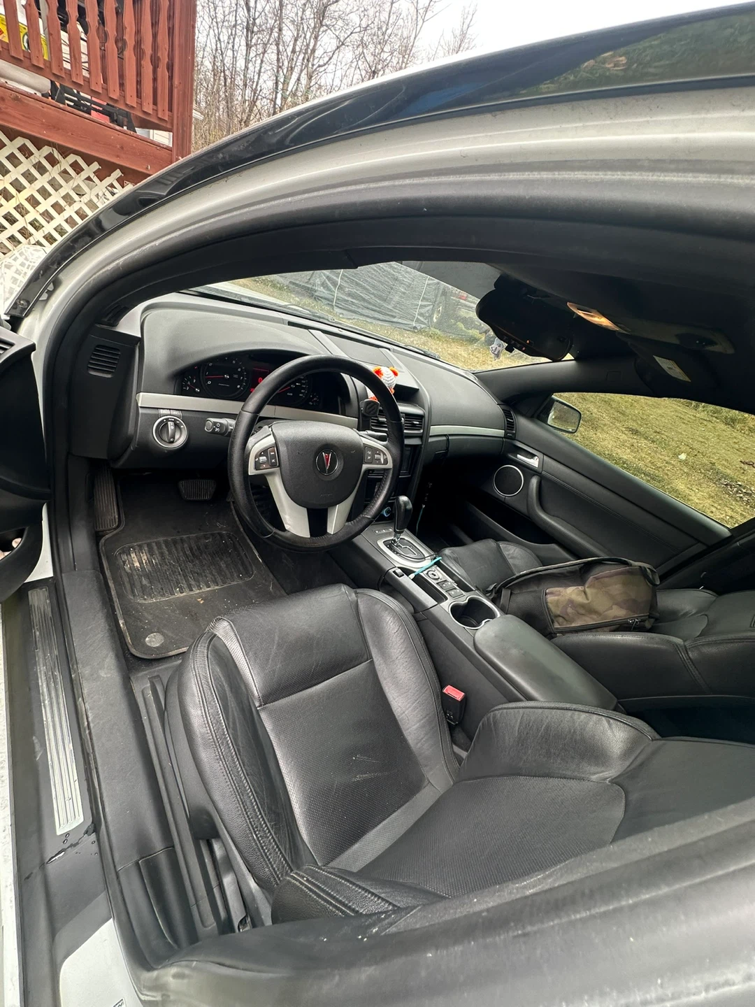White Pontiac G8 Sedan - photo 5