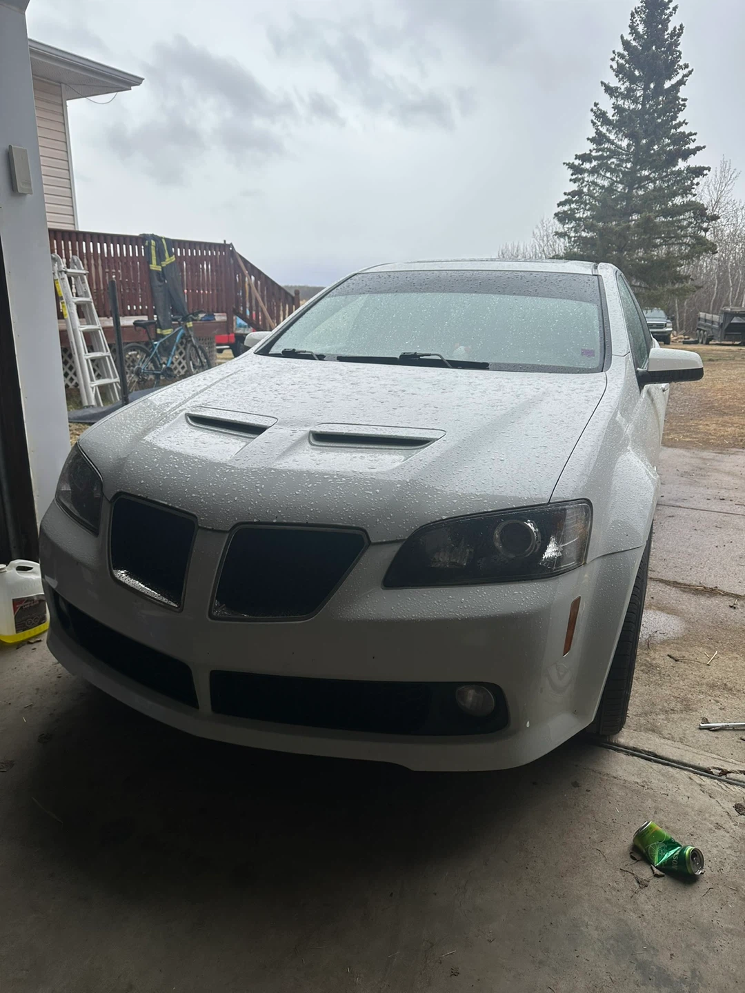 White Pontiac G8 Sedan - photo 3