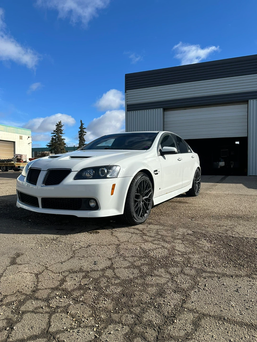 White Pontiac G8 Sedan