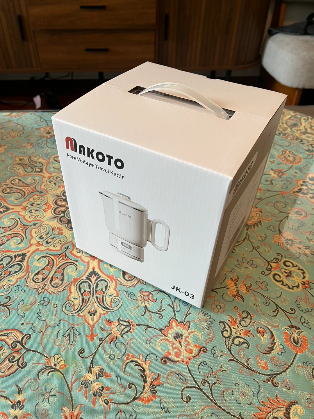 Makoto Free Voltage Travel Kettle JK-03