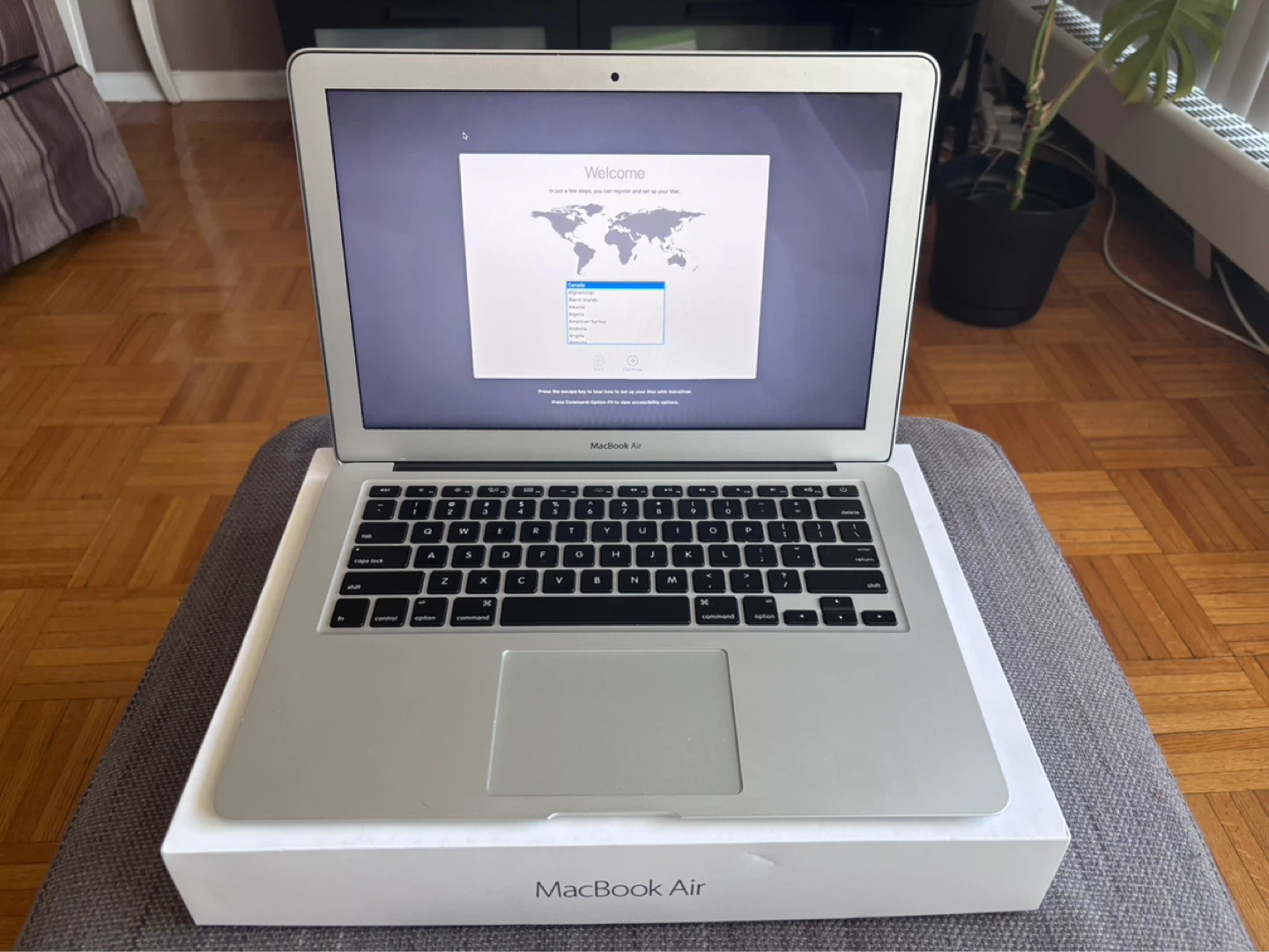 Apple MacBook Air 13-inch (2017)