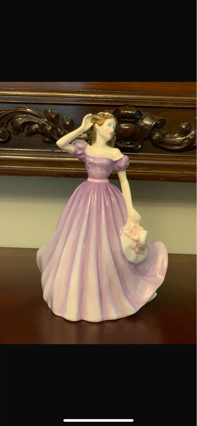 Royal Doulton "Bells Across the Valley" Figurine HN3050