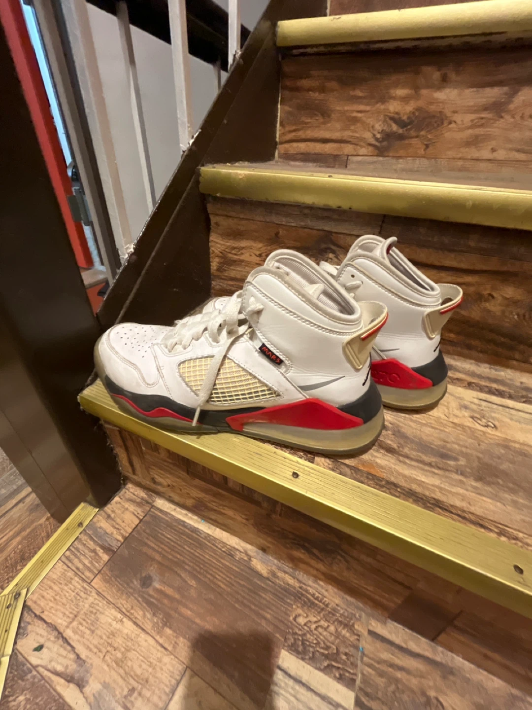 Nike Air Jordan Mars 270 Sneakers