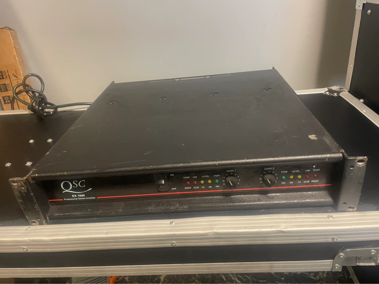 QSC EX 1600 Professional Power Amplifier