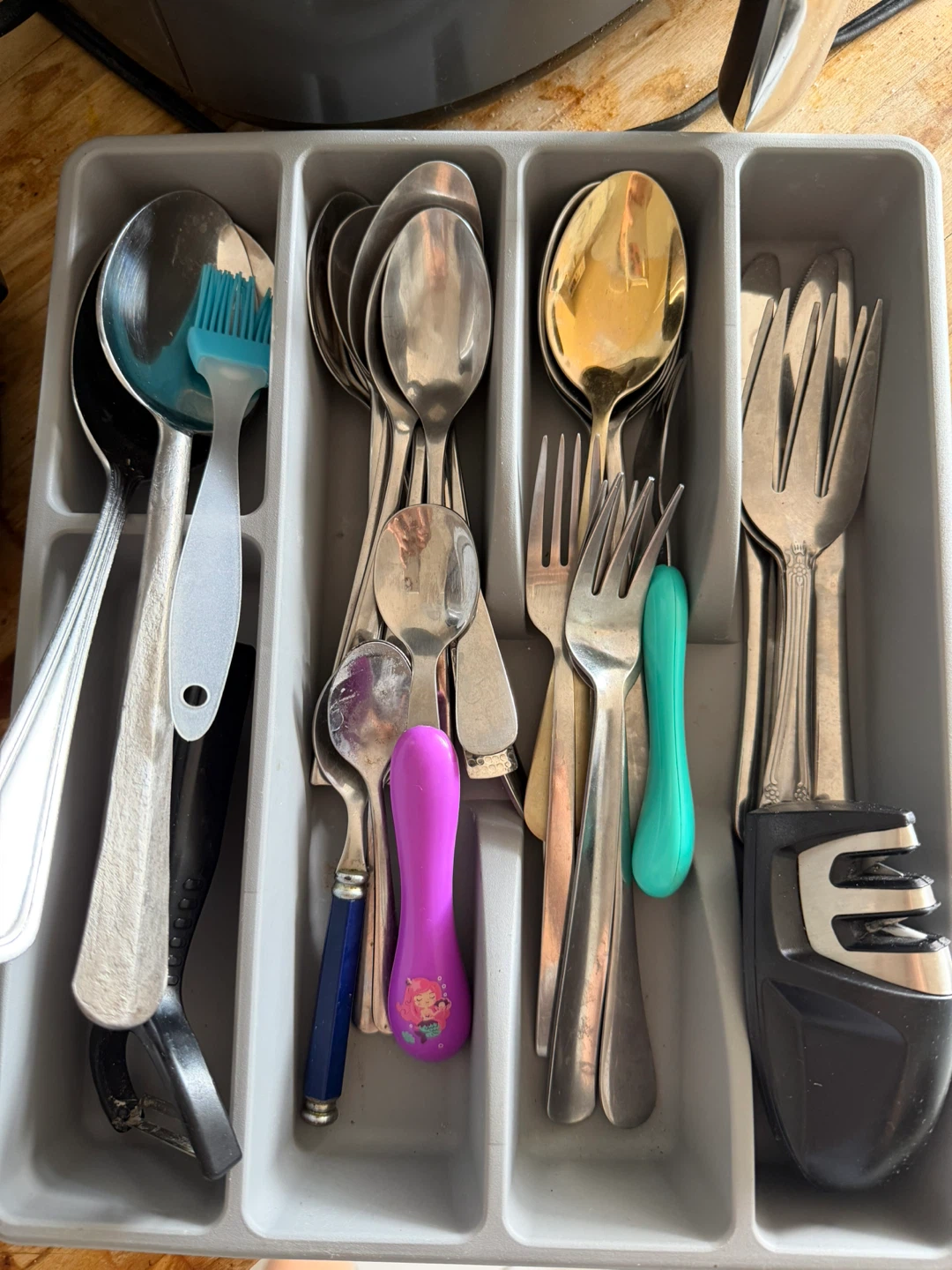 Cutlery Set with Utensil Organizer