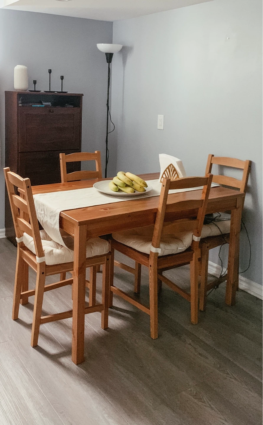 JOKKMOKK Table with 4 chairs