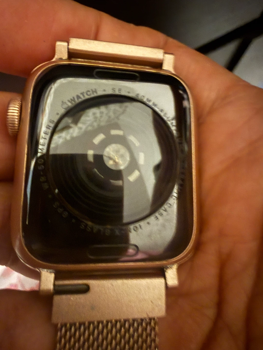 Apple Watch SE (GPS, 40mm) Rose Gold - Excellent Condition - photo 3