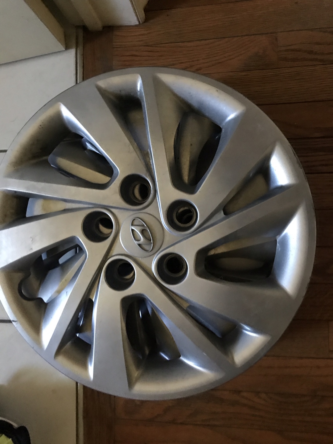 4 Hyundai Hubcaps/ Wheel Covers