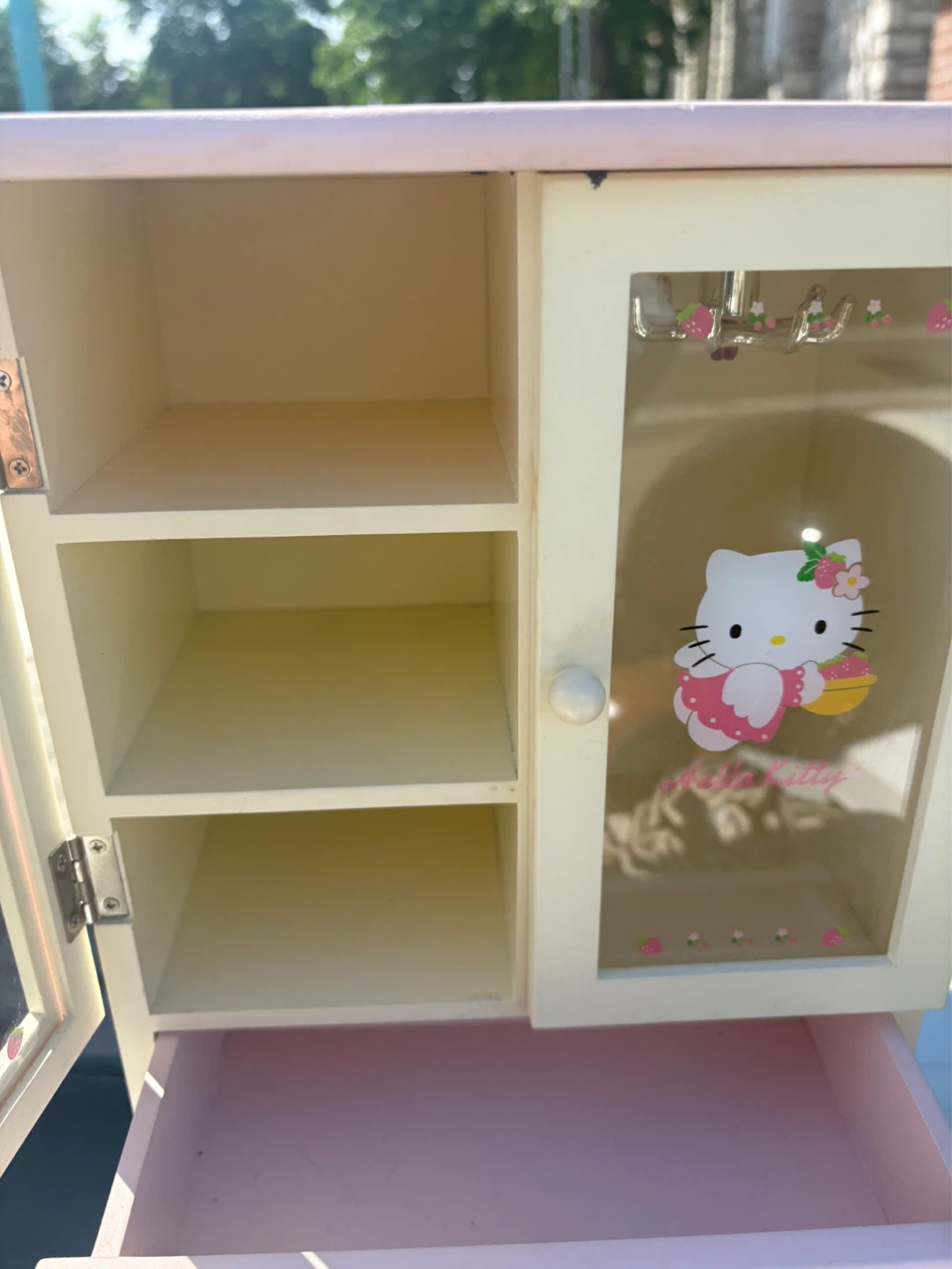 Hello Kitty Jewellery Box with Drawers and Shelves - photo 3