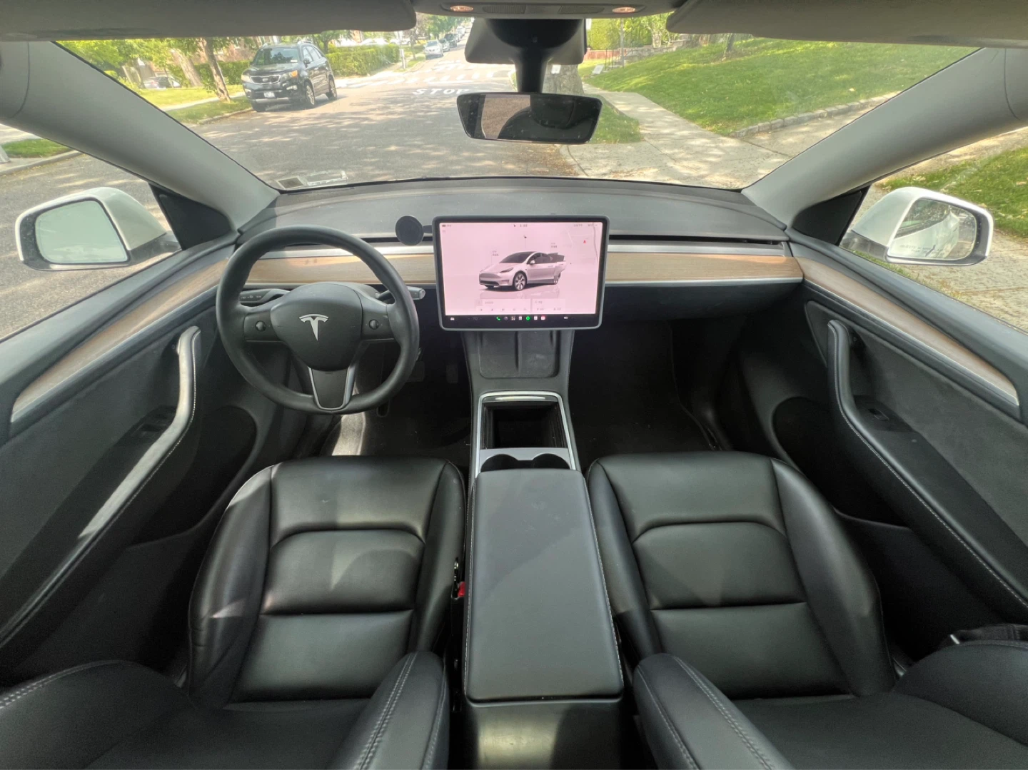 2023 Tesla Model Y Long Range - photo 2
