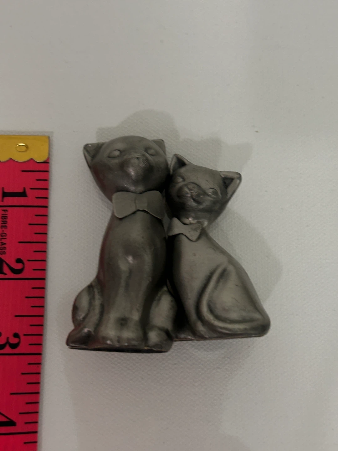 Pewter Sitting Cats with Bowties Figurines (Set of 2) - photo 4