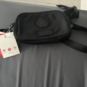 lululemon canada belt bag black Athletica Everywhere Bag, Black, 7.5 x 5 x 2 inches : Amazon. ca: Clothing, Shoes & Accessories Everywhere Belt Bag Large 2L