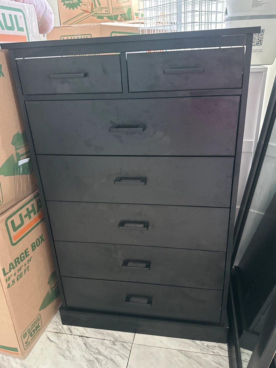 Black 8-Drawer Dresser