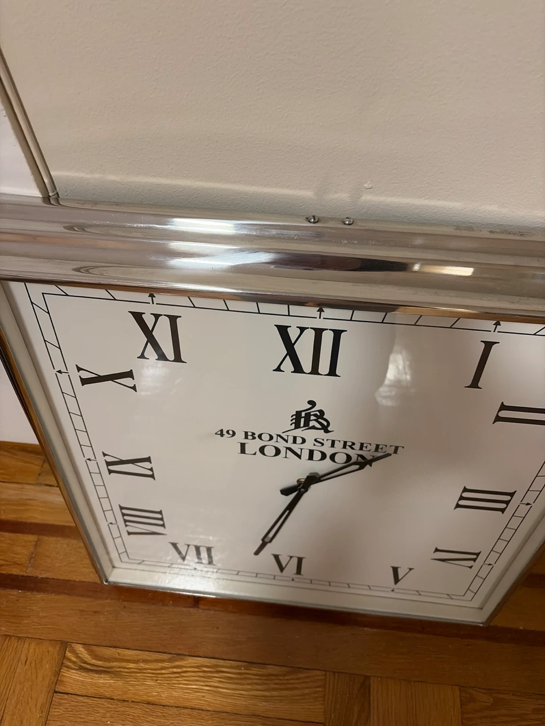 49 Bond Street London Wall Clock - photo 2