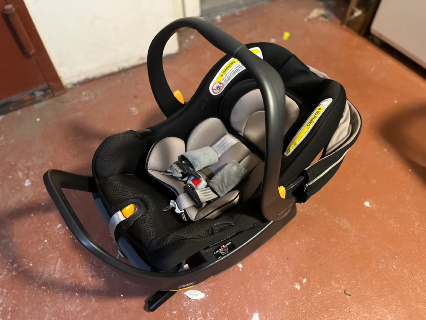 Chicco KeyFit 35 Infant Car Seat and Base - photo 3