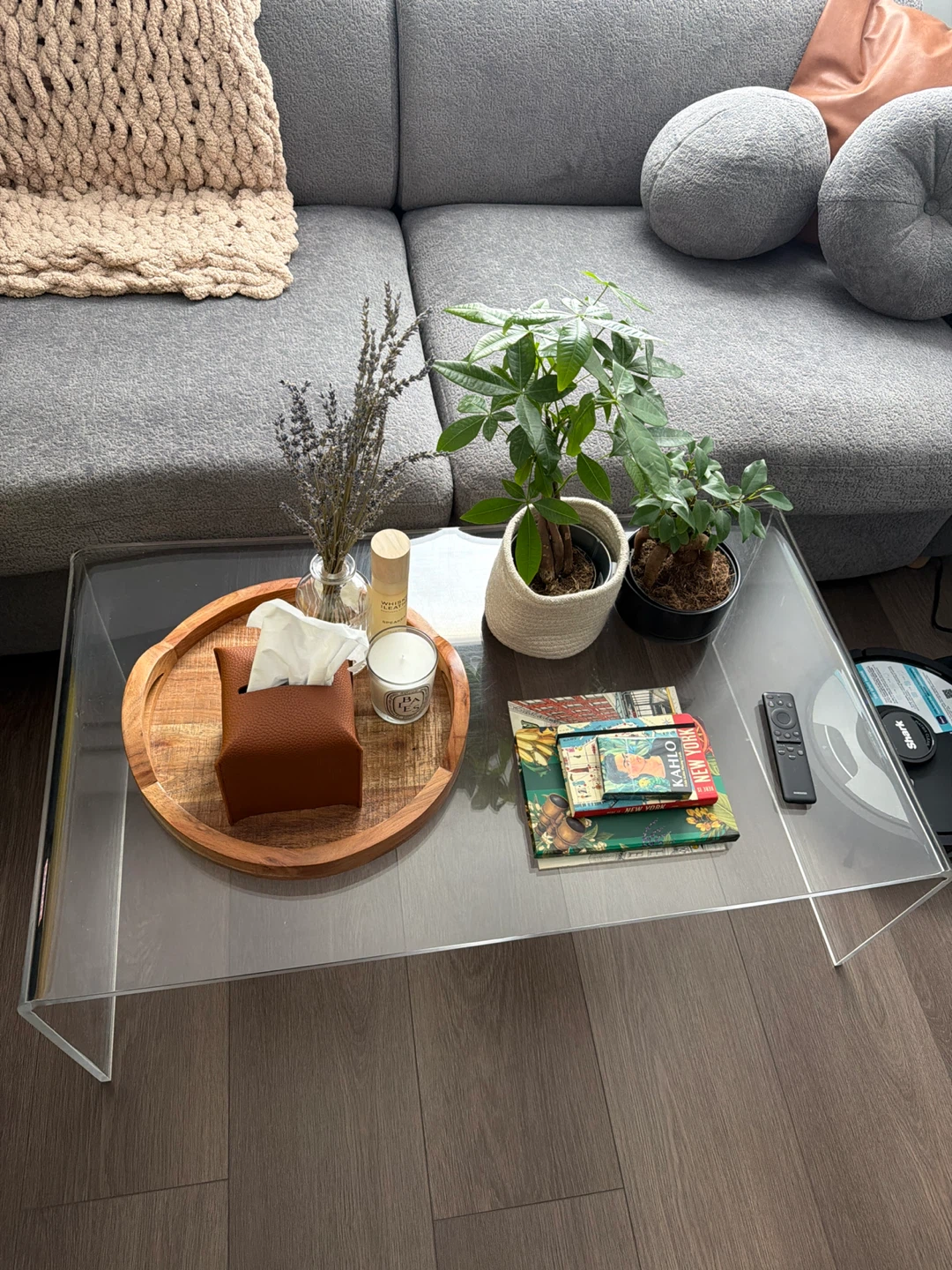 Clear Acrylic Waterfall Coffee Table - photo 3