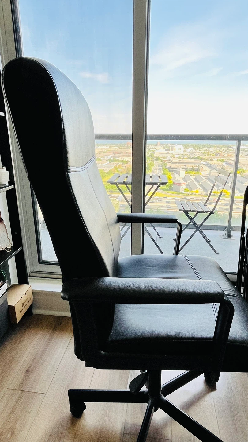 Black Office Chair - photo 3