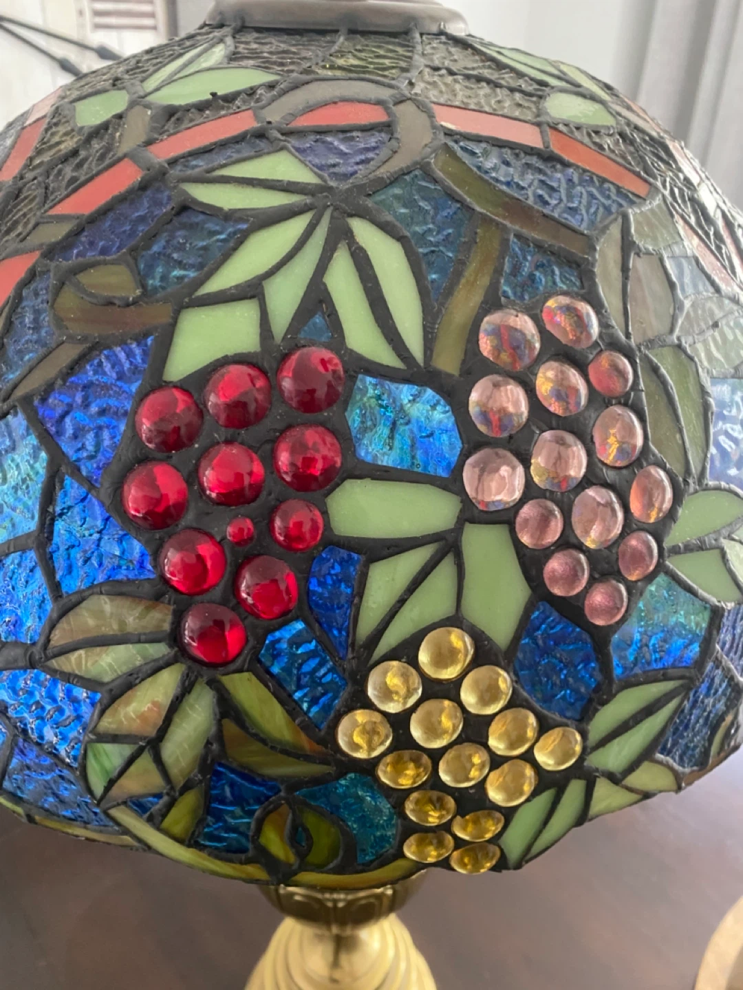 Stained Glass Table Lamp with Grape Motif - photo 5