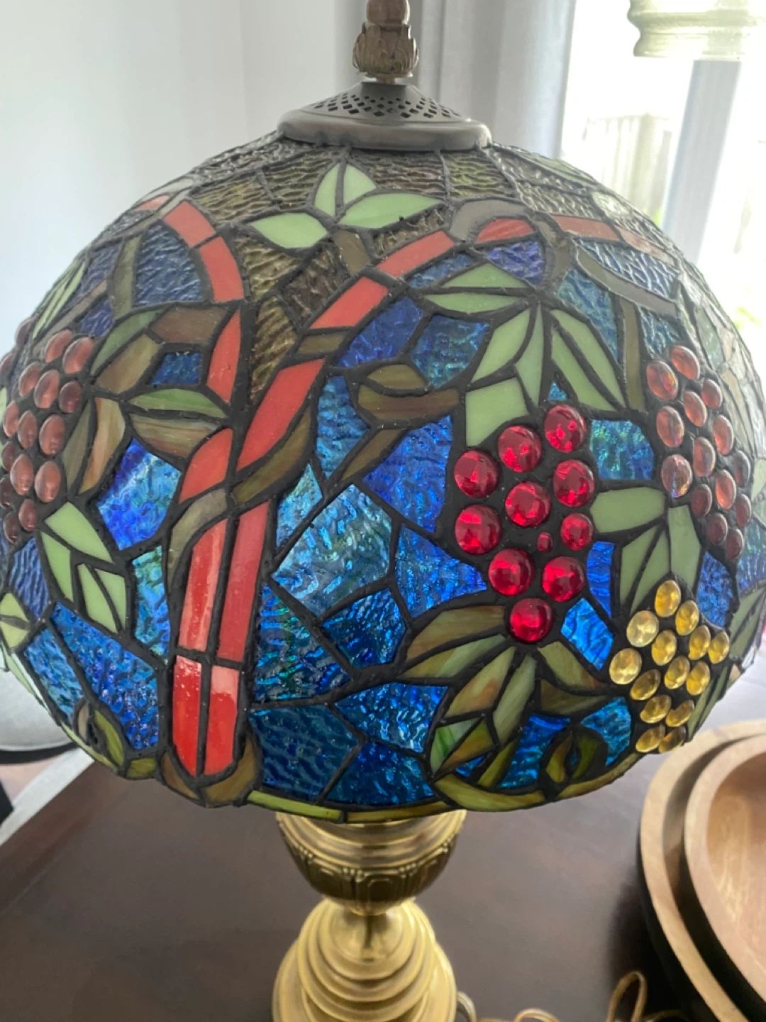 Stained Glass Table Lamp with Grape Motif - photo 2
