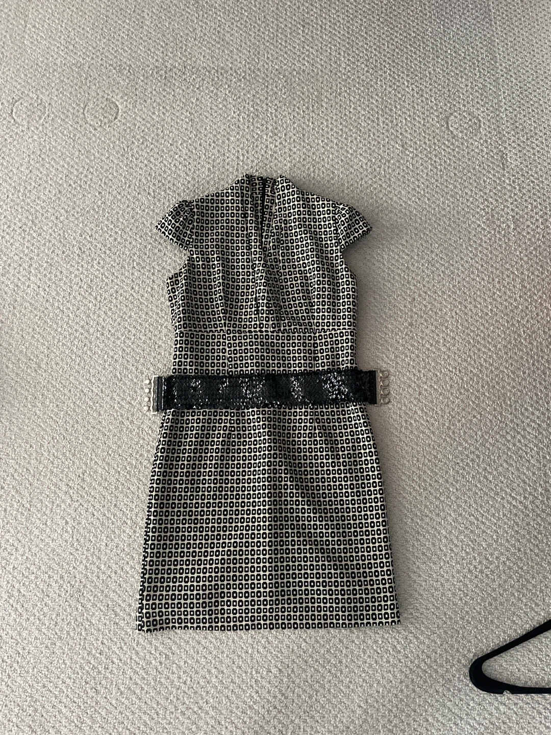 Black & White Patterned Dress with Sequin Belt - photo 2