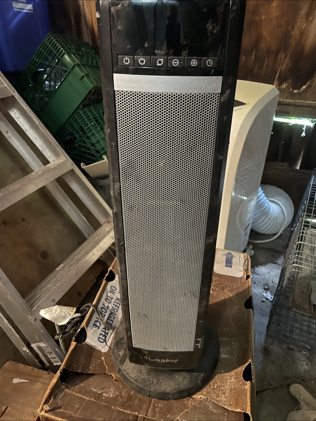 Lasko CT30750C Movable Air Heater