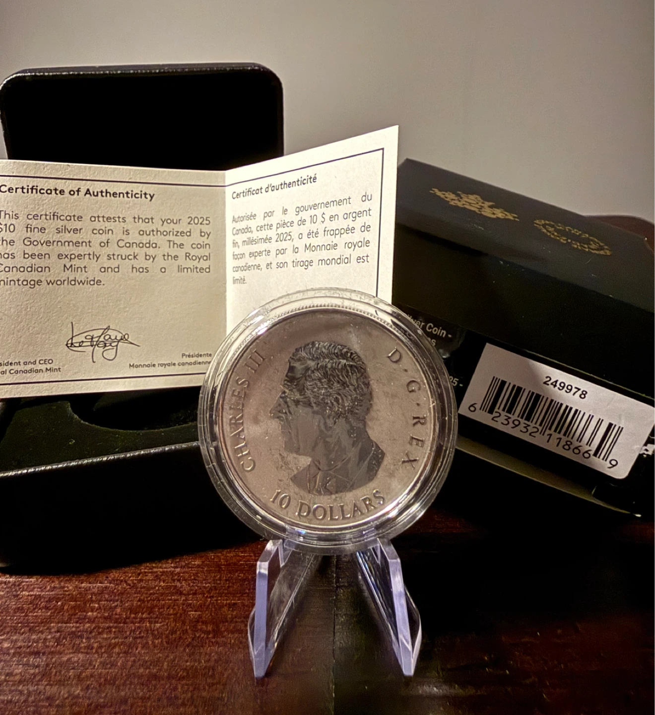 2025 $10 Fine Silver Coin Gleaming Maple Leaves - photo 2