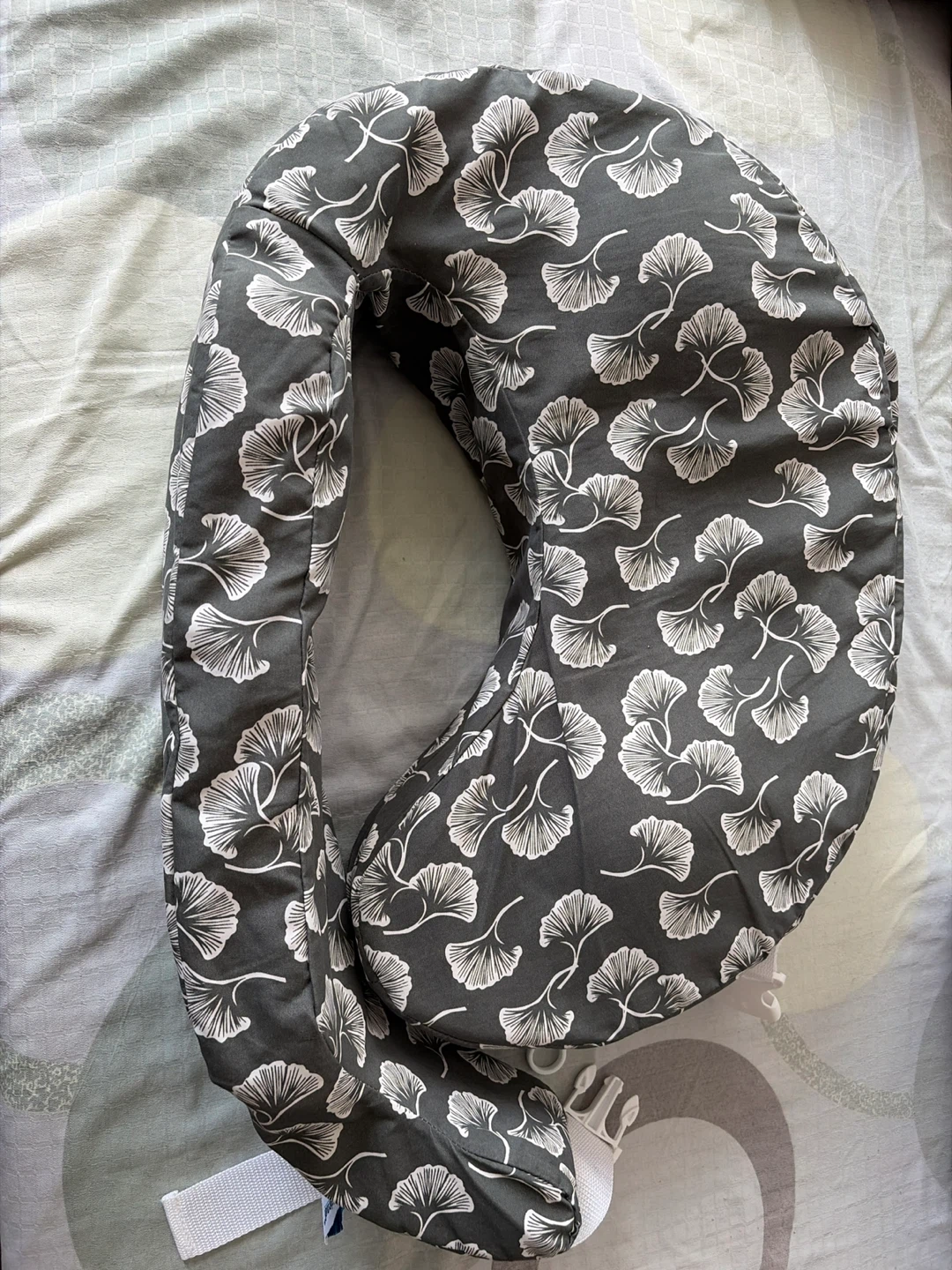My brest friend Nursing Pillow with Ginkgo Leaf Print
