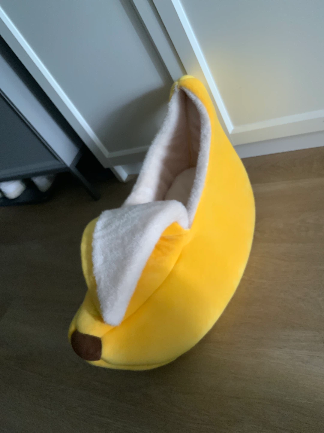 banana cat bed