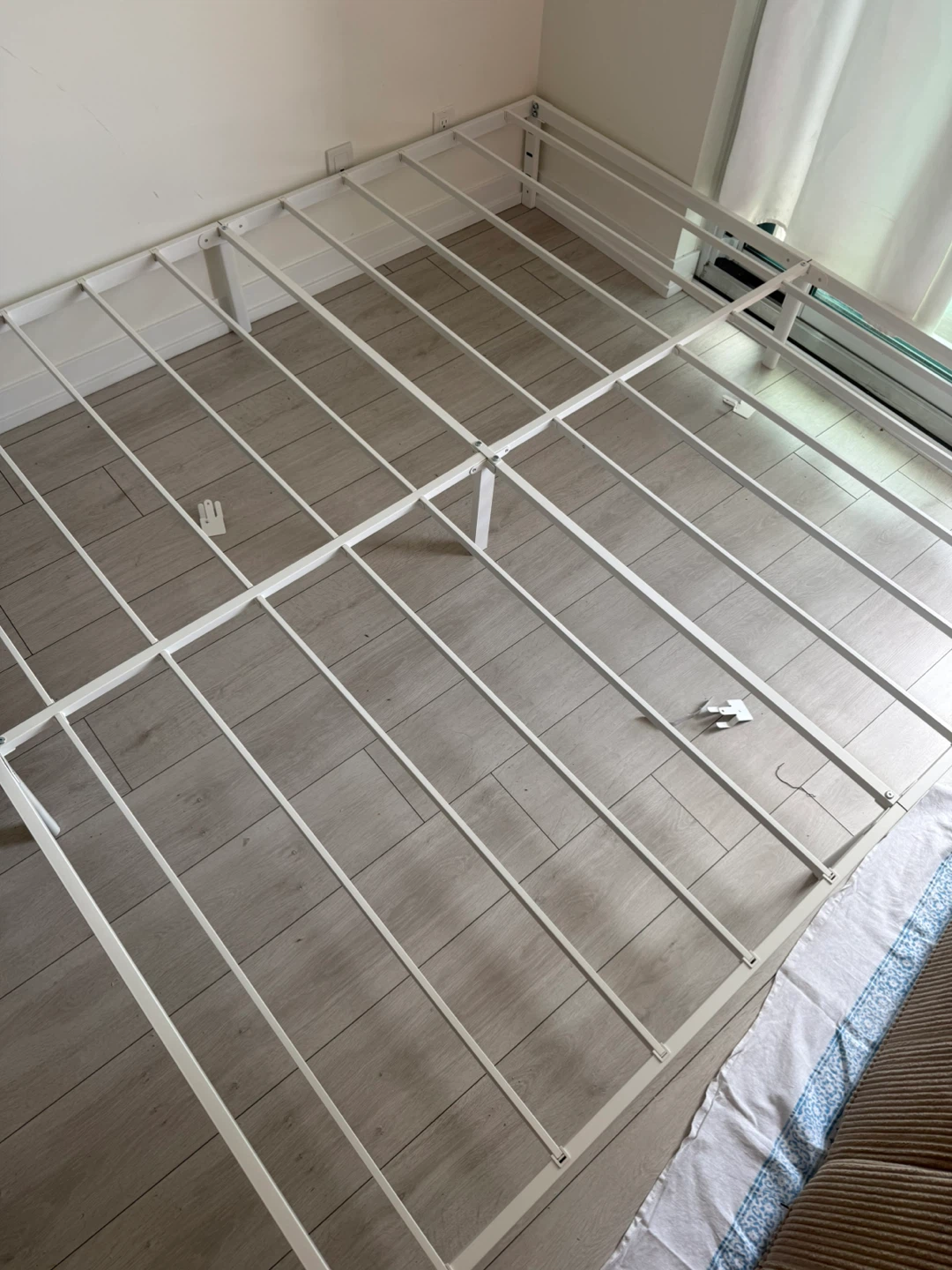 King size White Metal Bed Frame - photo 3
