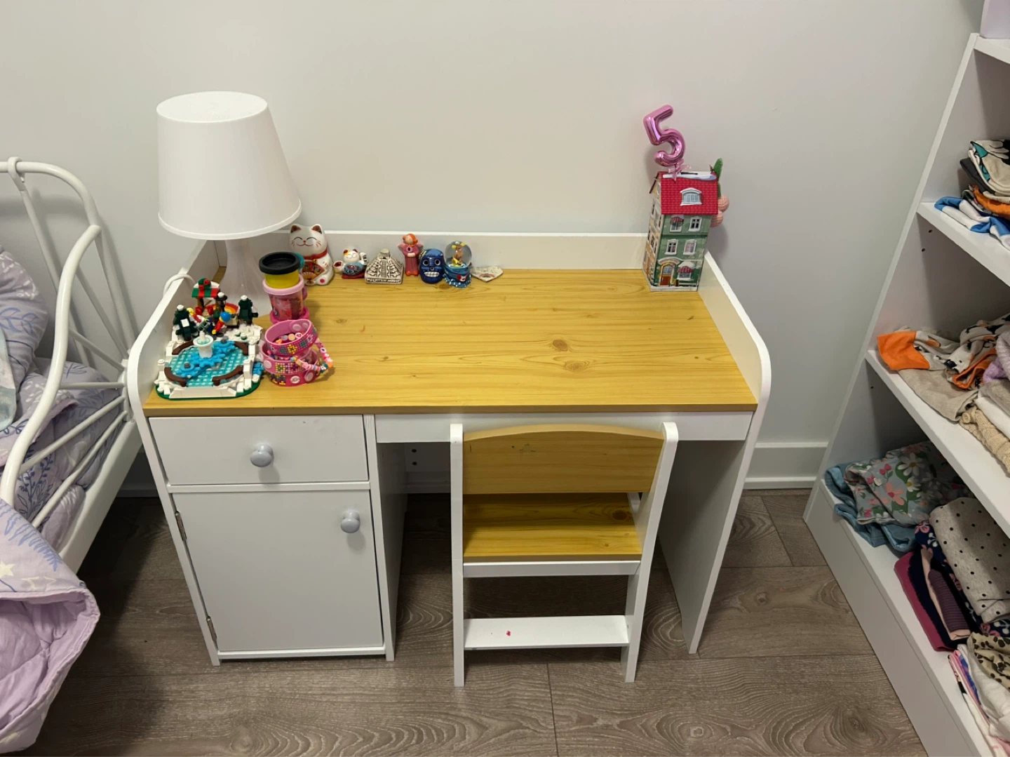 Kids Desk and Chair Set - photo 2