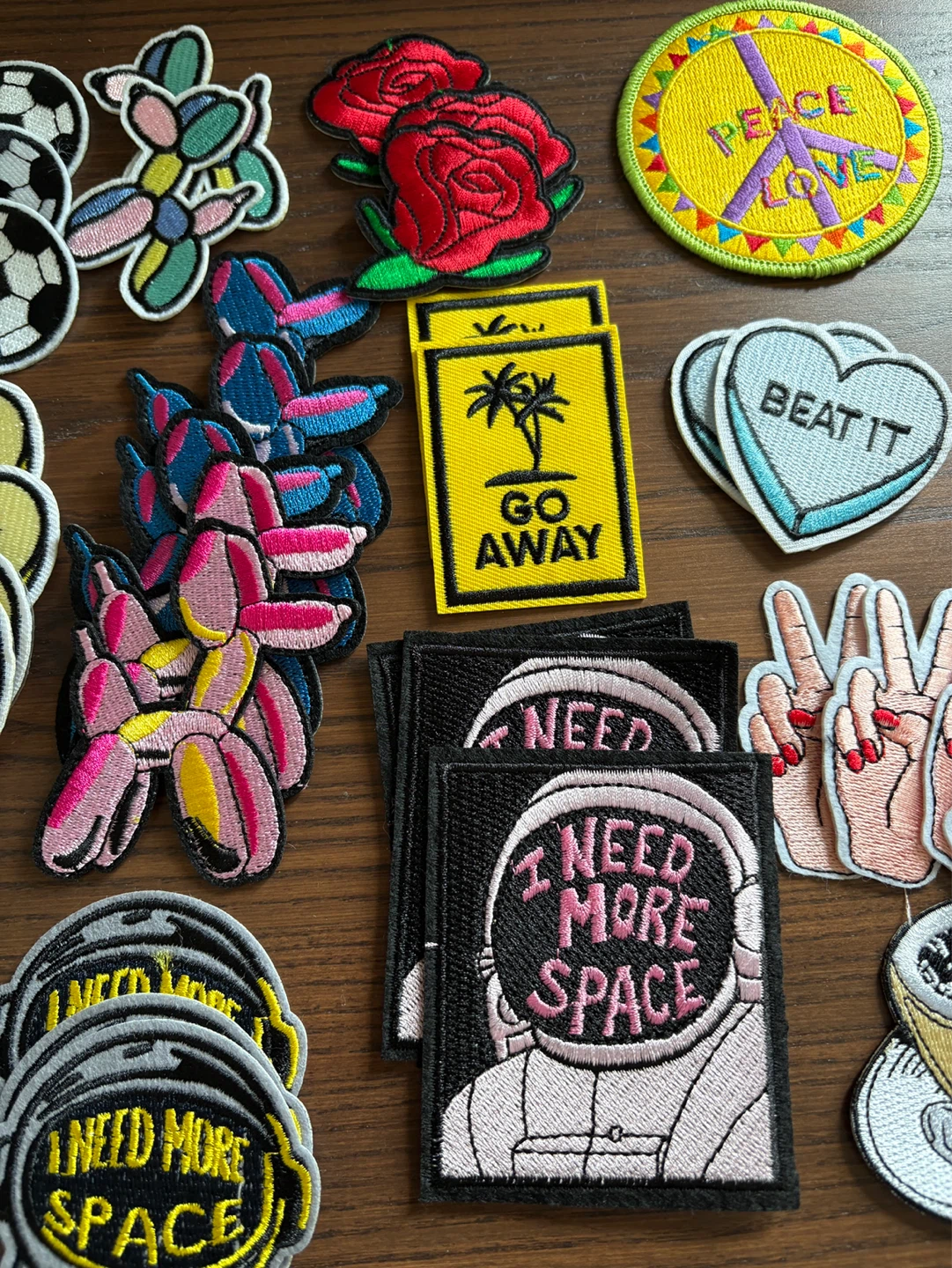Lot of 79 Embroidered Patches - photo 4