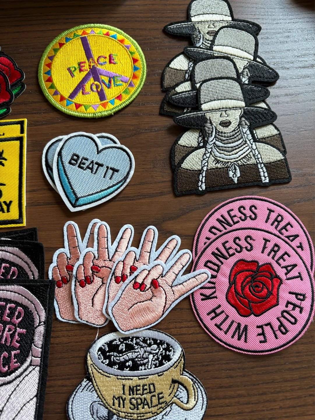 Lot of 79 Embroidered Patches - photo 5