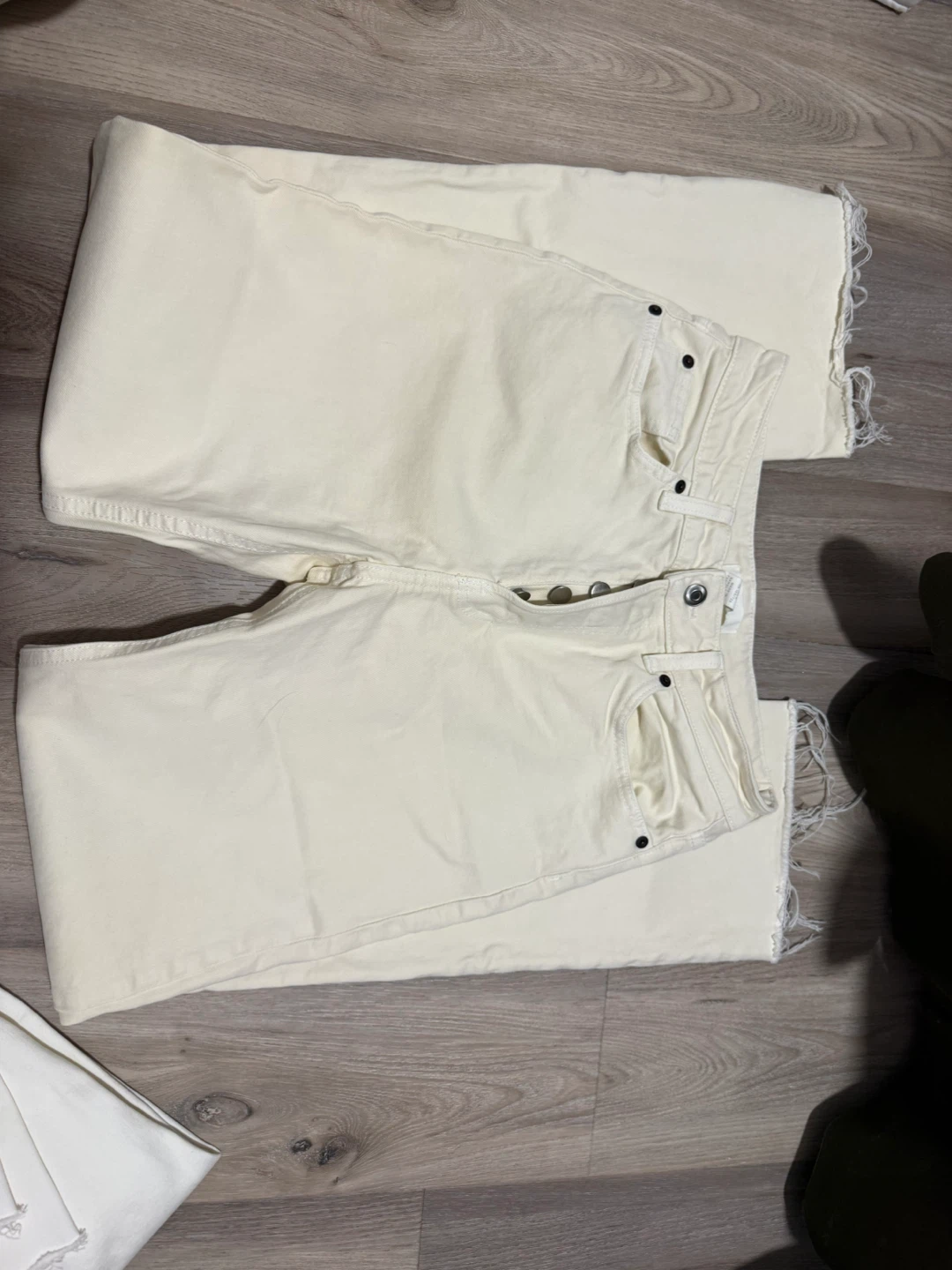 Cream H&M High-Waisted Jeans - photo 2
