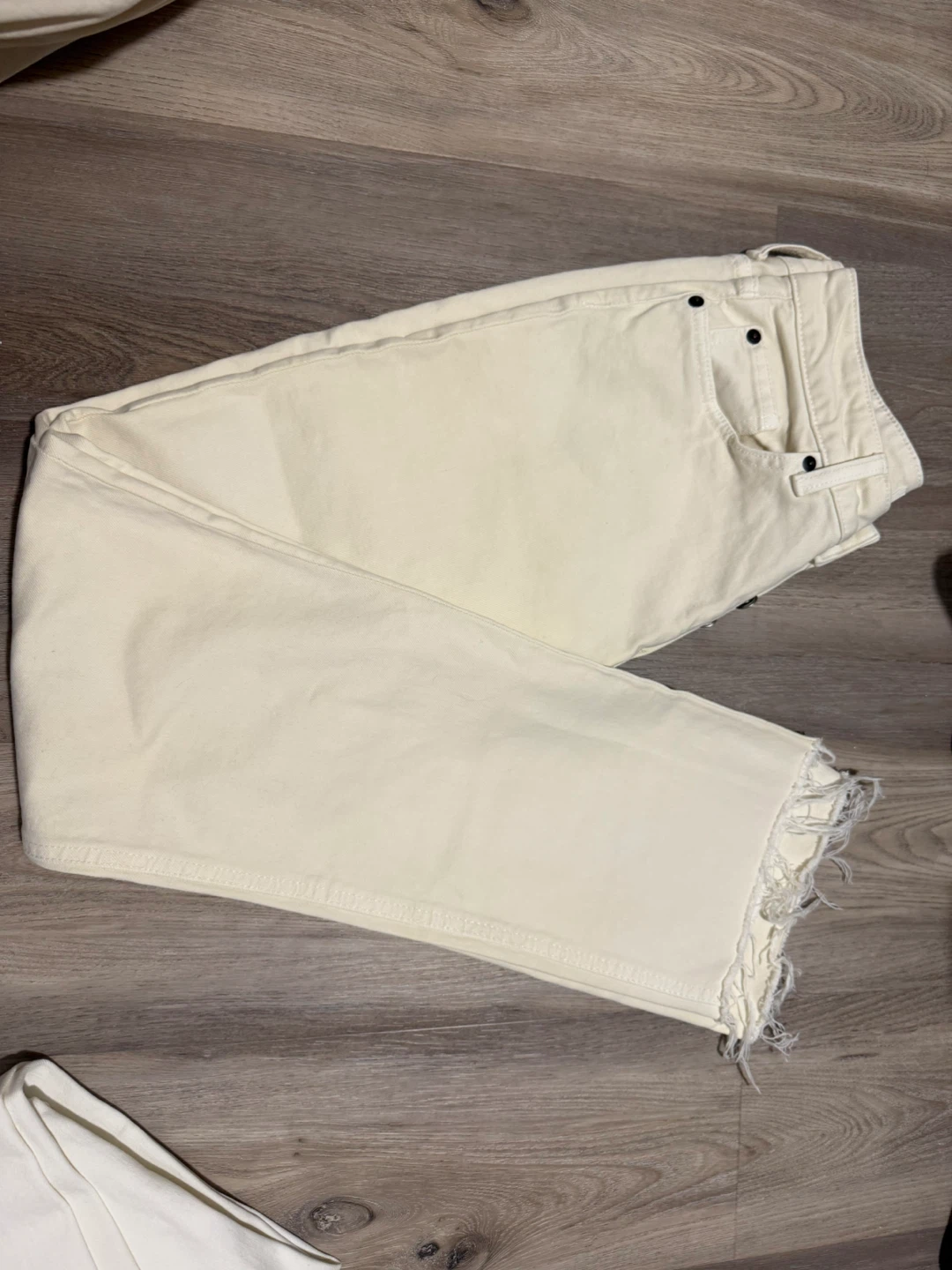 Cream H&M High-Waisted Jeans