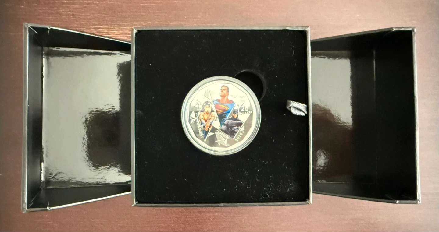 2016 $20 Fine Silver Coin - Batman v Superman: Dawn of Justice - photo 2