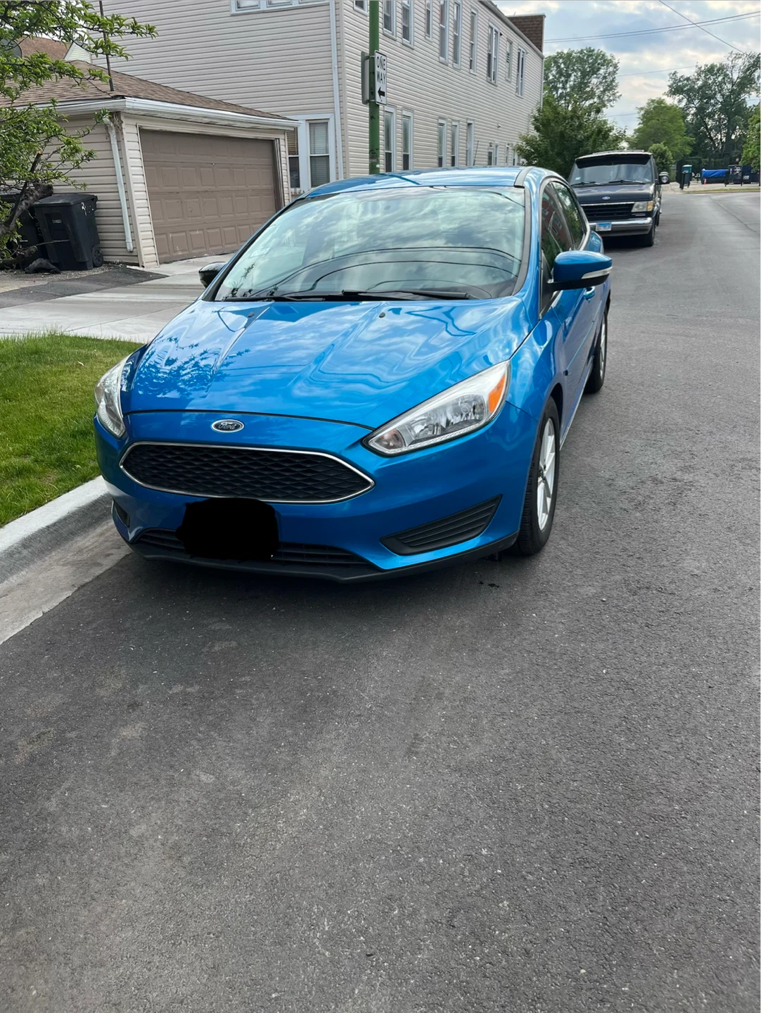 Blue Ford Focus SE . 2017 - photo 2
